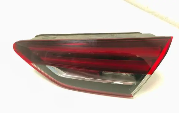 Tailgate rear/tail lights