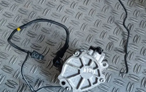 Citroen Berlingo Vacuum pump 9804021880