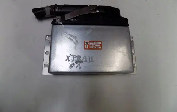 Nissan X-Trail T30 Wing mirror control module 47850EQ310