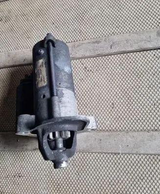 Volvo V50 Starter motor 30667739