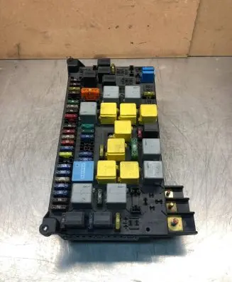Mercedes-Benz ML W163 Fuse module 1635450205 08200101
