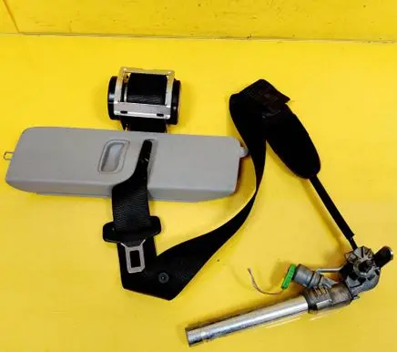 Opel Corsa D Front seatbelt F13225282