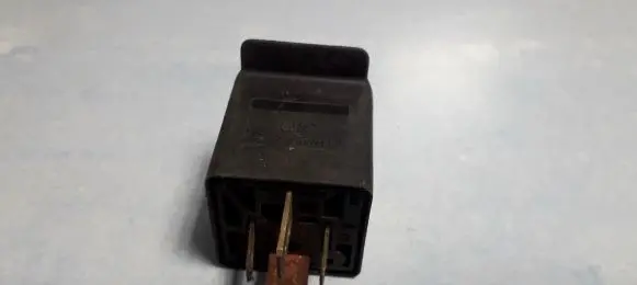 Mercedes-Benz E W210 Other relay 0332002174