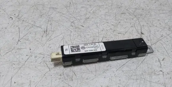 Volkswagen PASSAT B7 Aerial antenna amplifier 3AF035552