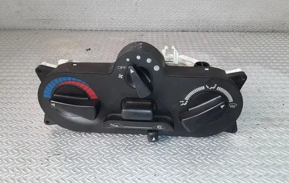 Mitsubishi Carisma Climate control unit MB947678
