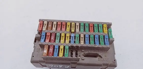 Peugeot 806 Fuse module 9453478380
