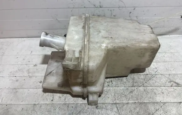 Toyota Corolla Verso E121 Windshield washer fluid reservoir/tank 