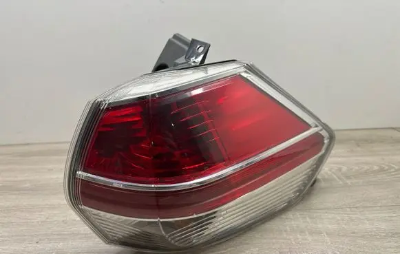 Nissan X-Trail T32 Rear/tail lights 22017939 A049628