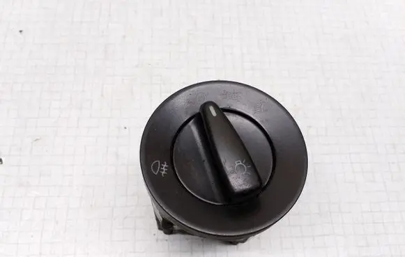Volkswagen Golf IV Light switch 1C0941531