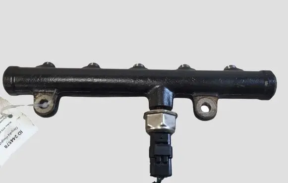 Volvo V70 Fuel main line pipe 9681649580
