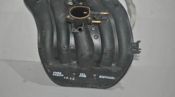 Citroen Xsara Picasso Intake manifold 9636741080 9653968480 9653968580