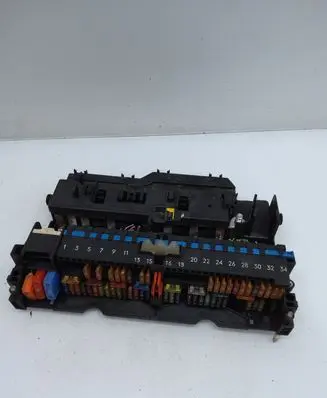 BMW X3 E83 Fuse box set 8387153