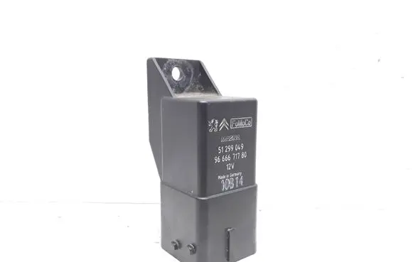 Volvo V40 Glow plug pre-heat relay 9666671780 51299049