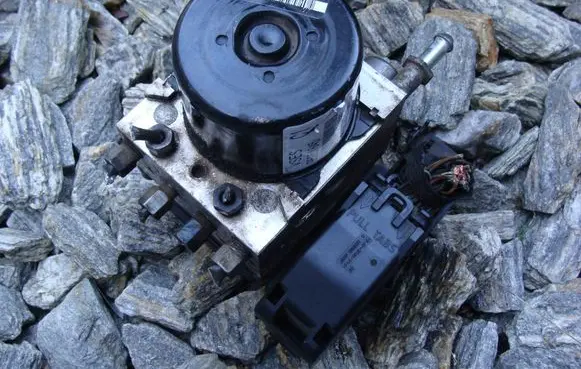 Chevrolet Captiva ABS Pump 96851845 25021205224 C1184571241941