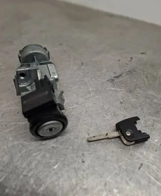 Ford Focus Ignition lock 3M513F880AE 6E5T15607BA