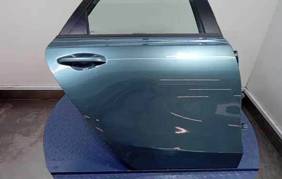 KIA Ceed Rear door