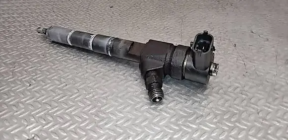 Opel Insignia A Fuel injector 0445110327