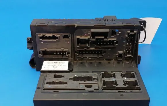 Mercedes-Benz E W211 Fuse module 2115456201