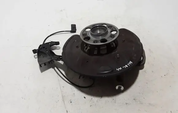 Rear wheel hub