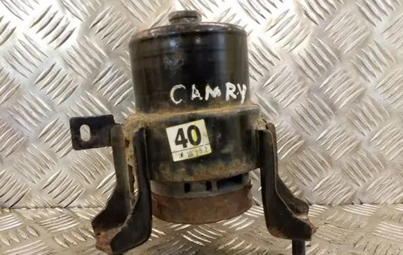 Toyota Camry Engine mount bracket