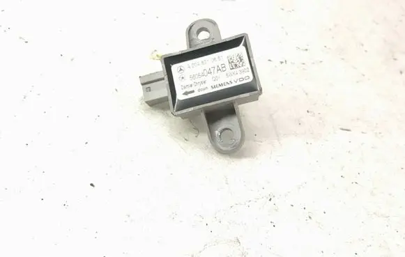Mercedes-Benz C W204 Airbag deployment crash/impact sensor 2048210651 A2048210651
