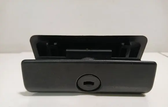 BMW X5 E53 Glove box lock 