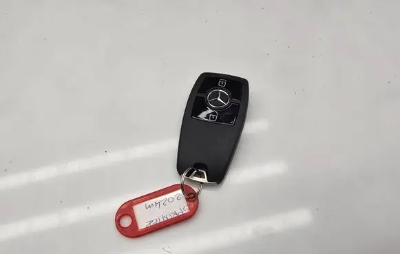 Mercedes-Benz Sprinter W907 W910 Ignition key/card A2479052507