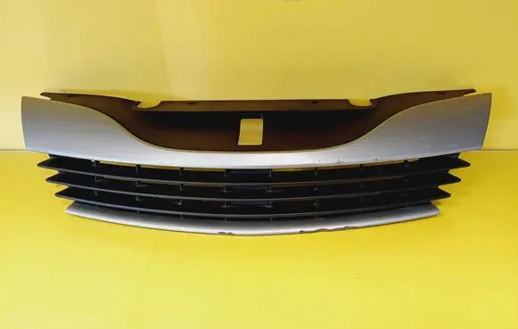 Renault Laguna II Front grill 8200012581