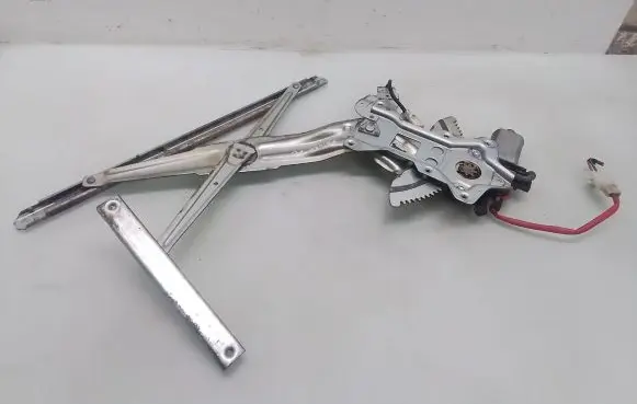 Mitsubishi Pajero Sport I Front door window regulator with motor