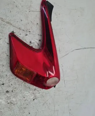 Nissan Juke I F15 Rear/tail lights