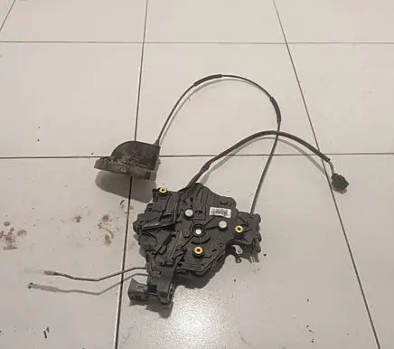 Volkswagen Transporter - Caravelle T5 Sliding door lock 7E0843654BR 25280 H000839
