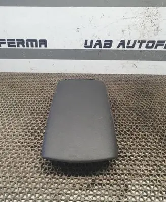 Nissan Qashqai Armrest 4EA0A