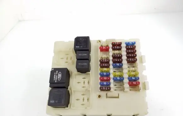 Ford Focus Fuse module 98AG14A073CE