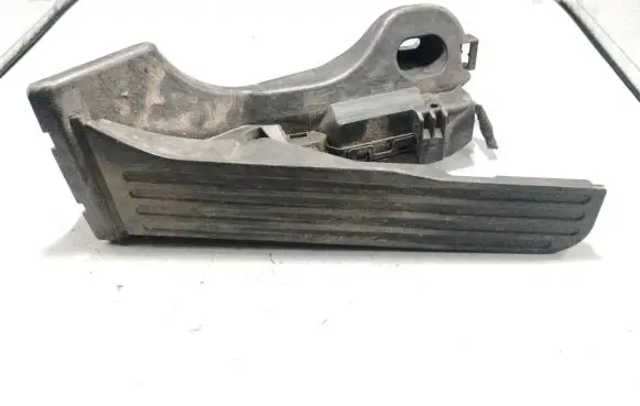 Volkswagen Touran I Accelerator throttle pedal 1T1723503H 6PV00868901 040908