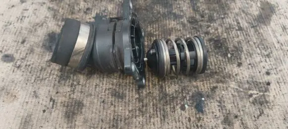 BMW 1 E81 E87 Thermostat/thermostat housing 104099720