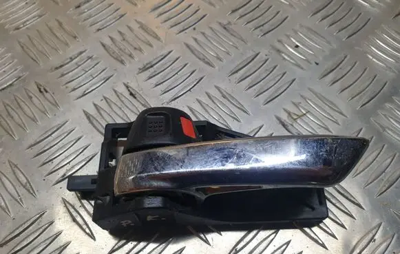 Suzuki Swift II Front door interior handle