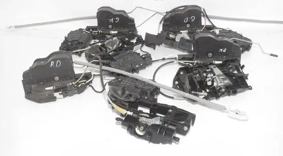 BMW 5 F10 F11 Front door soft close latching motor 7185692 7154516 7154515