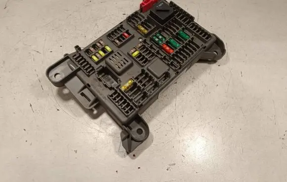 BMW X5 E70 Fuse module 518954021A