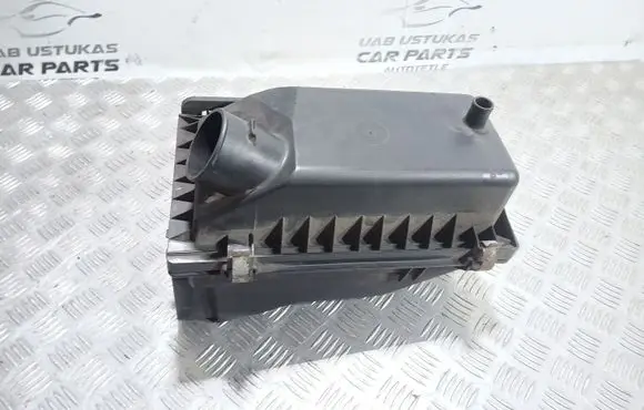 Jeep Patriot Air filter box 04891700AB