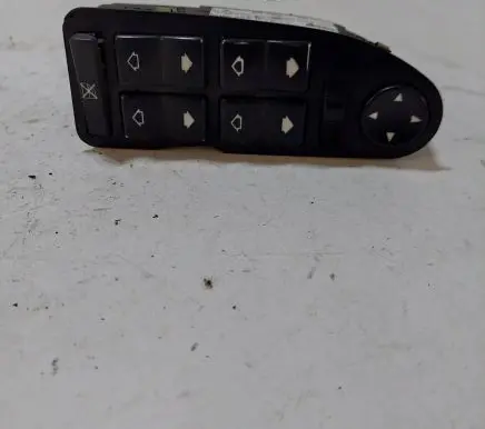 BMW 7 E38 Electric window control switch 61318368987
