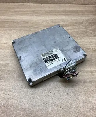 Toyota Avensis T250 Engine control unit/module ECU 8966105A41 MB1758009500
