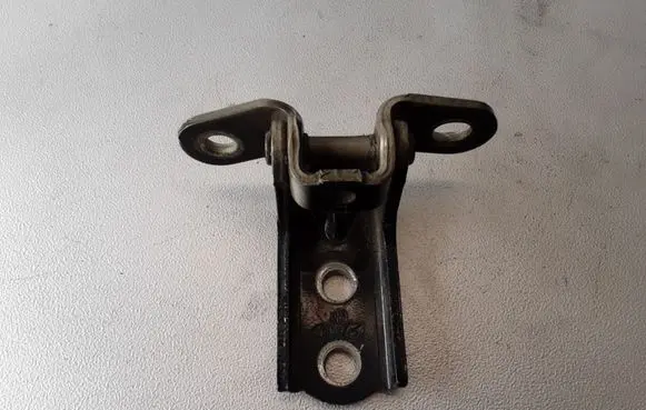 Hyundai Santa Fe Rear door upper hinge
