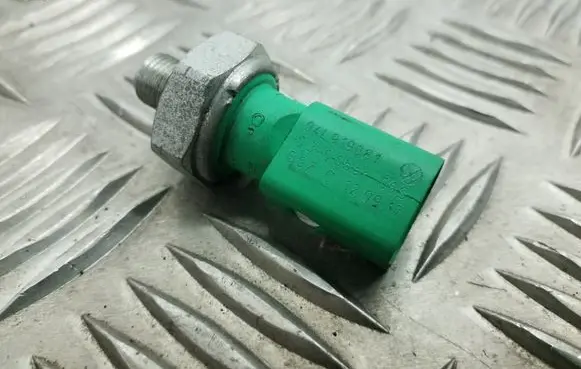 Audi A6 S6 C7 4G Oil pressure sensor 04L919081