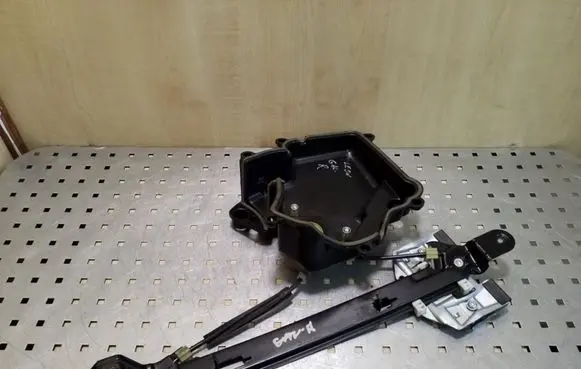 Seat Leon (1P) Rear window lifting mechanism without motor 1P0839402B 1P0867444A