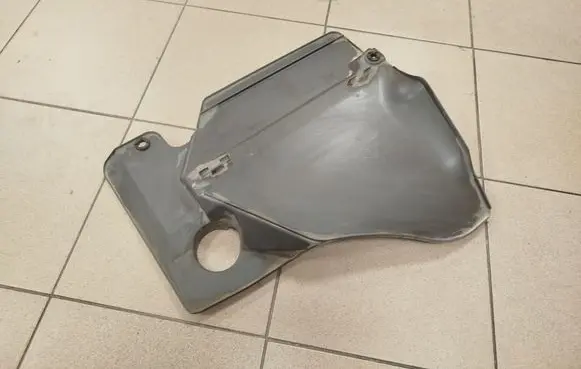 Engine cover (trim)