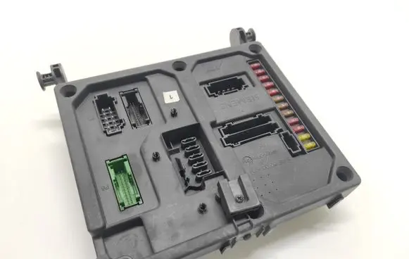 Ford Galaxy Fuse module 7M0962258D S108145100D