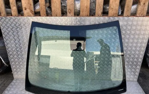 Opel Crossland X Front windscreen/windshield window DG11424
