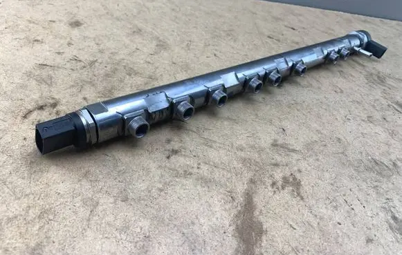 BMW 5 F10 F11 Fuel main line pipe 7800124 13537800124 13537805423