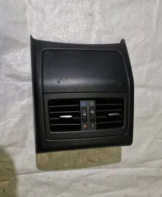 BMW 3 E90 E91 Rear air vent grill 51167132381