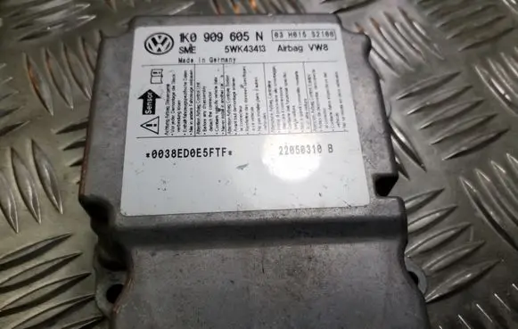 Volkswagen Golf Plus Airbag control unit/module 1K0909605N